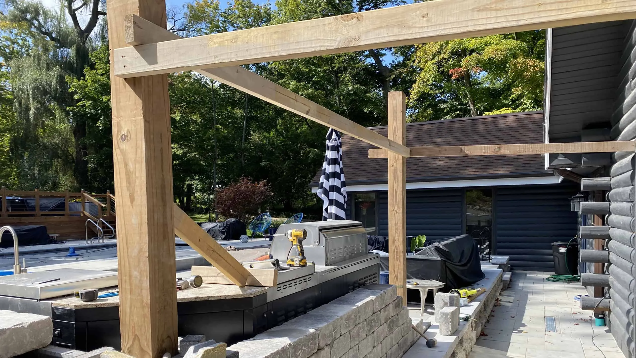 custom pergola carpentry